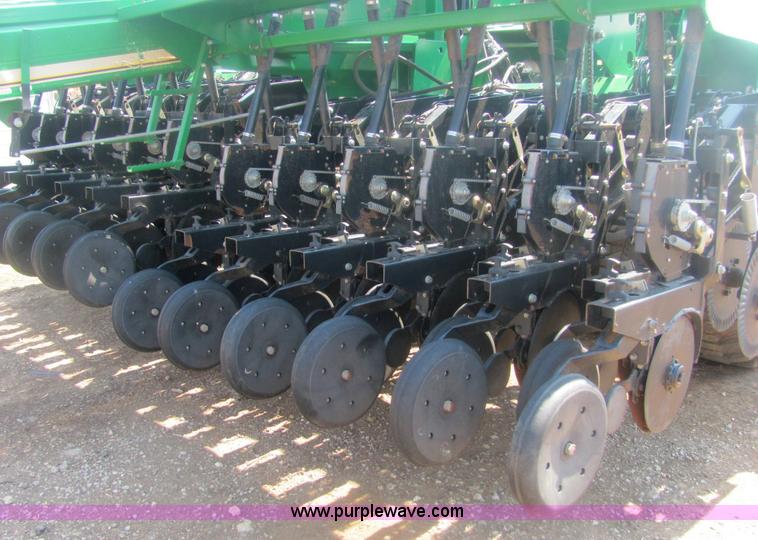 image for item 7008 2002 Great Plains 30' folding no-till drill