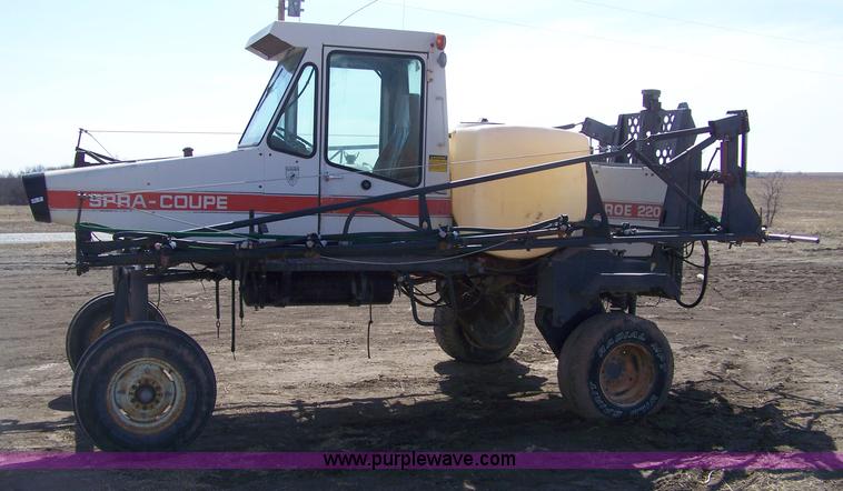 image for item 7331 1986 SpraCoupe 220 self propelled sprayer