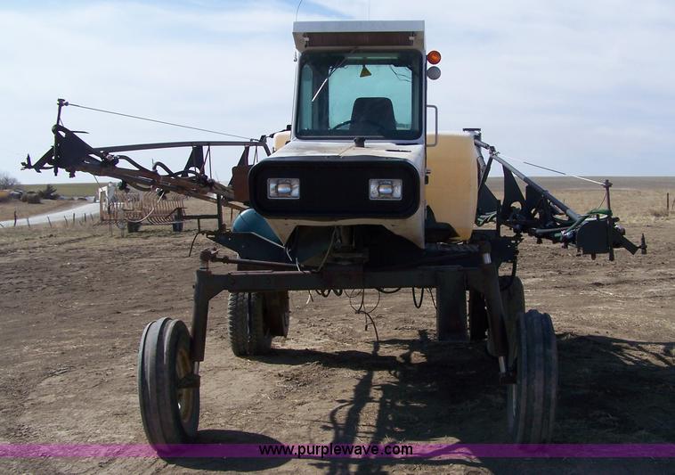image for item 7331 1986 SpraCoupe 220 self propelled sprayer