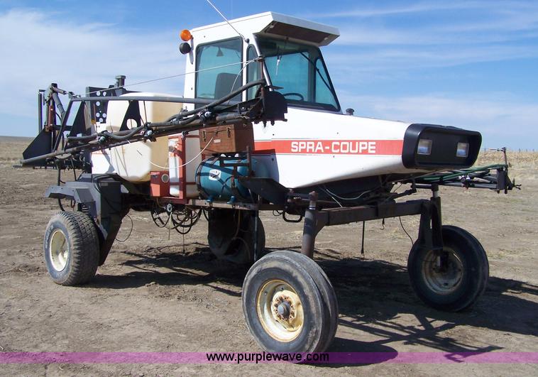 image for item 7331 1986 SpraCoupe 220 self propelled sprayer
