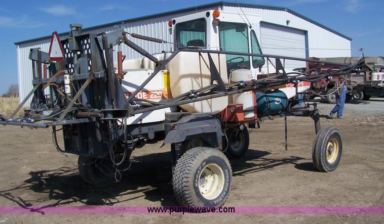 image for item 7331 1986 SpraCoupe 220 self propelled sprayer