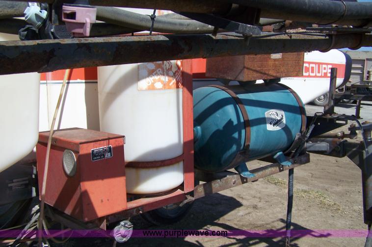 image for item 7331 1986 SpraCoupe 220 self propelled sprayer