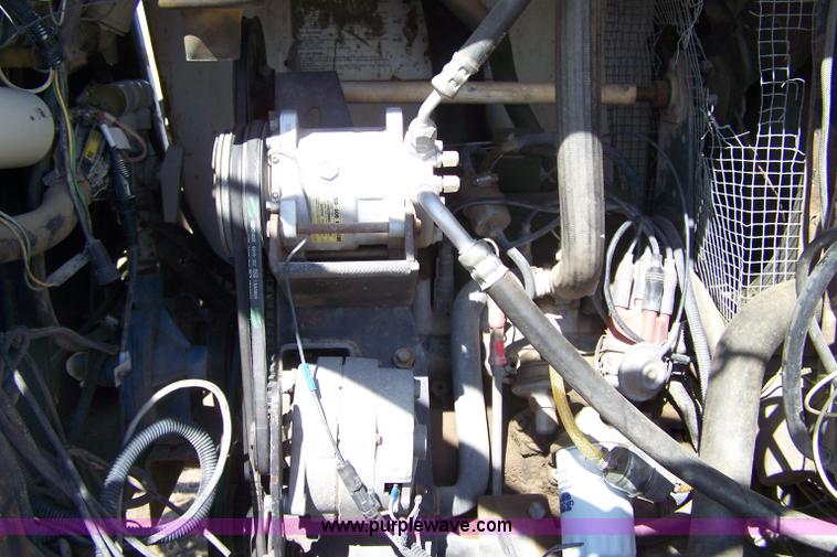 image for item 7331 1986 SpraCoupe 220 self propelled sprayer