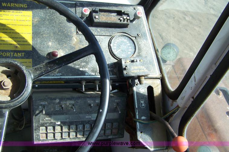 image for item 7331 1986 SpraCoupe 220 self propelled sprayer