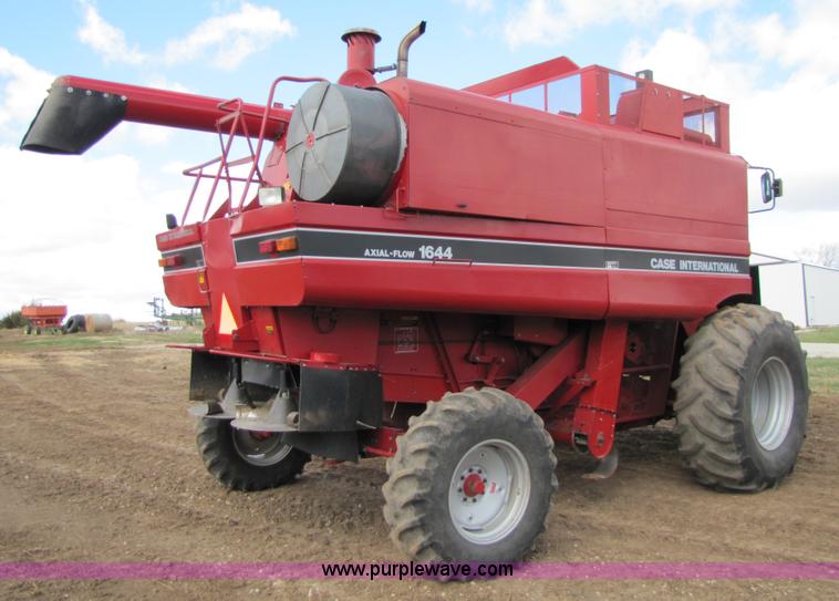 image for item 8727 1994 Case IH 1644 axle-flow combine