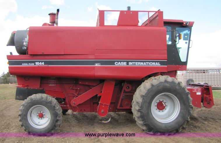 image for item 8727 1994 Case IH 1644 axle-flow combine