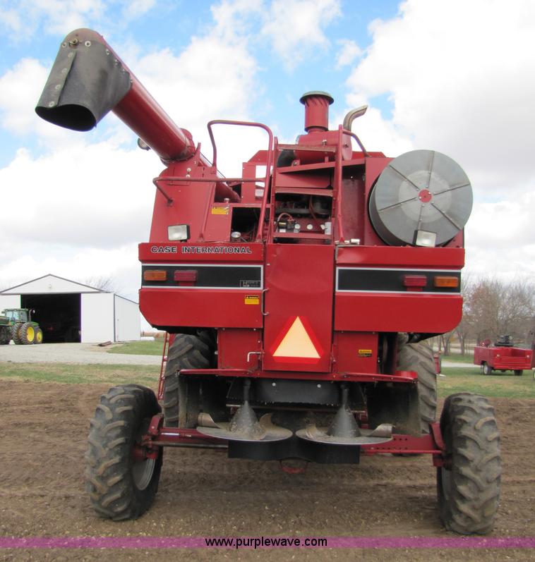 image for item 8727 1994 Case IH 1644 axle-flow combine