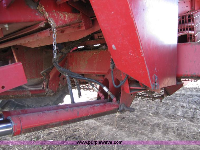 image for item 8727 1994 Case IH 1644 axle-flow combine