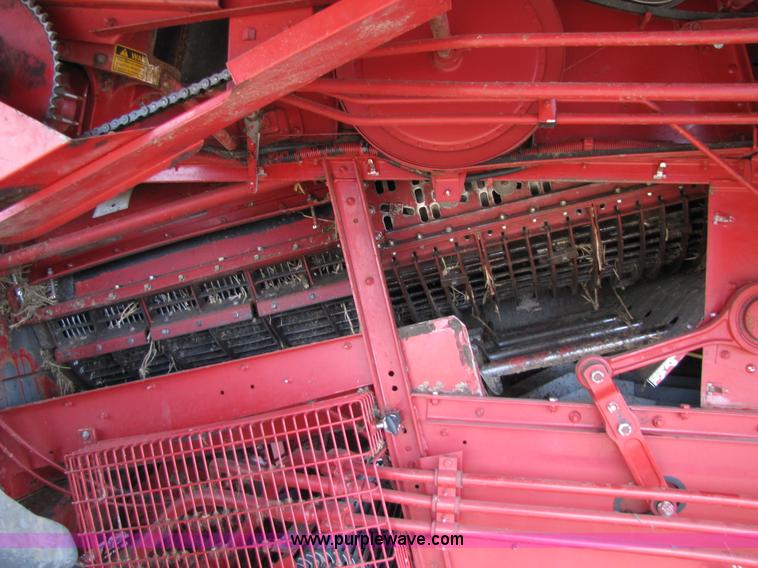 image for item 8727 1994 Case IH 1644 axle-flow combine