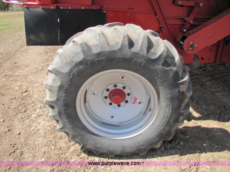 image for item 8727 1994 Case IH 1644 axle-flow combine