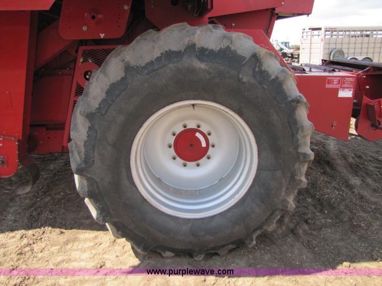 image for item 8727 1994 Case IH 1644 axle-flow combine