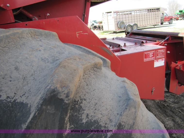 image for item 8727 1994 Case IH 1644 axle-flow combine