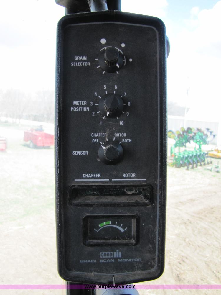 image for item 8727 1994 Case IH 1644 axle-flow combine