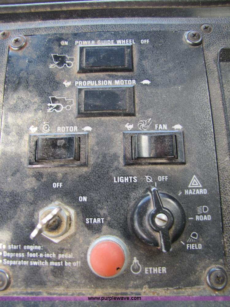 image for item 8727 1994 Case IH 1644 axle-flow combine