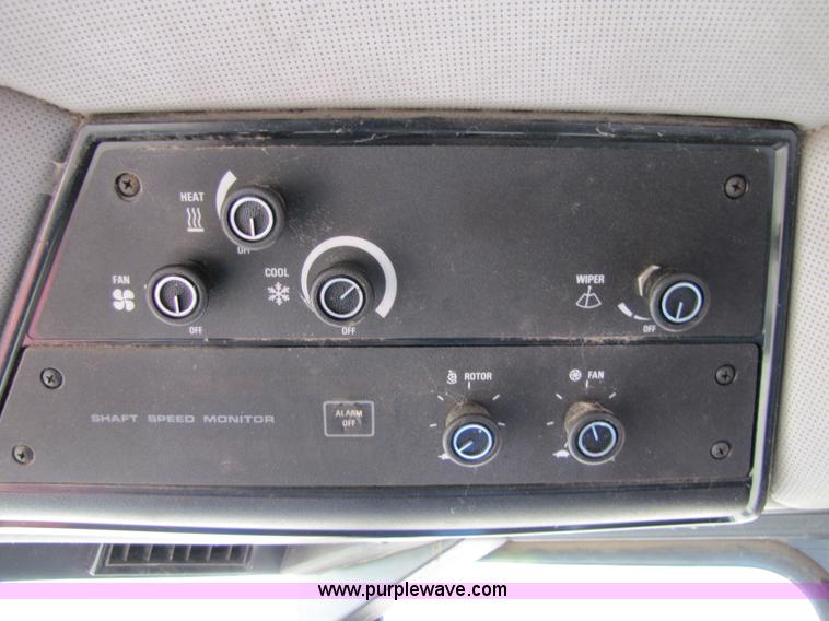 image for item 8727 1994 Case IH 1644 axle-flow combine