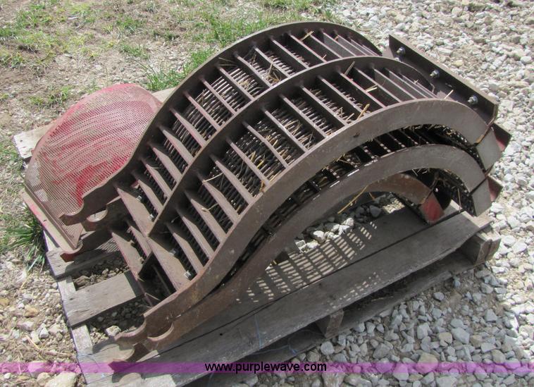 image for item 8727 1994 Case IH 1644 axle-flow combine