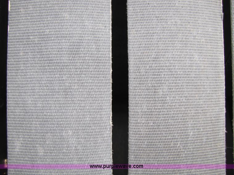 image for item 8739 New Holland 660 auto-wrap round baler