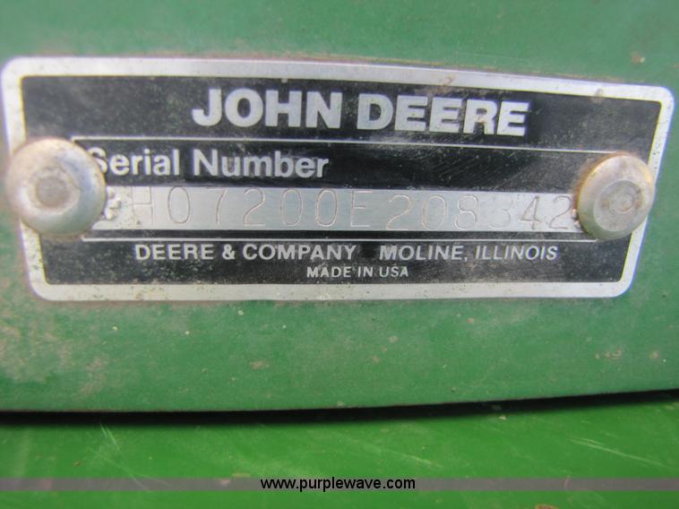 image for item 8745 John Deere 7200 six row planter