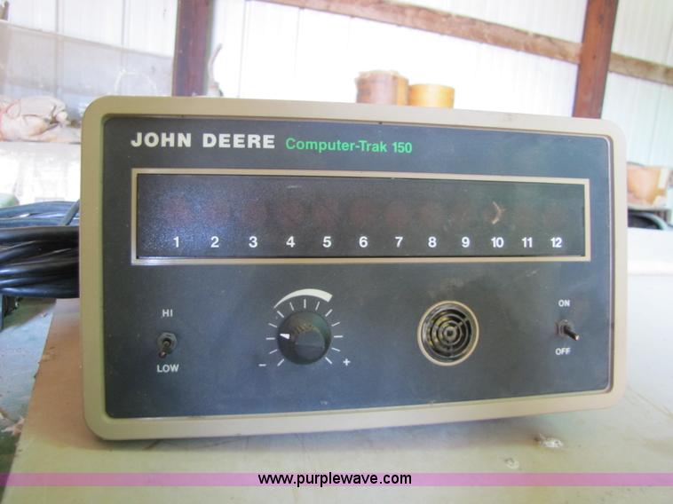 image for item 8745 John Deere 7200 six row planter