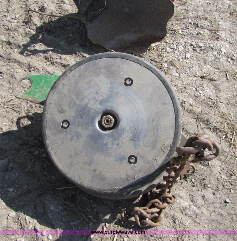 image for item 8745 John Deere 7200 six row planter