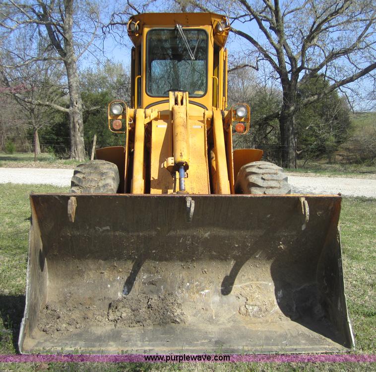 image for item 3800 1983 John Deere 544B wheel loader