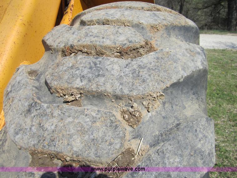 image for item 3800 1983 John Deere 544B wheel loader