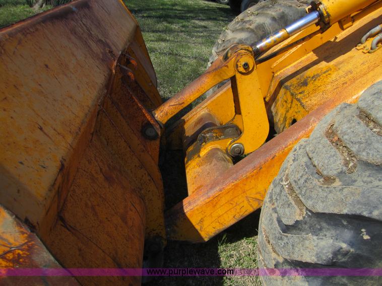 image for item 3800 1983 John Deere 544B wheel loader