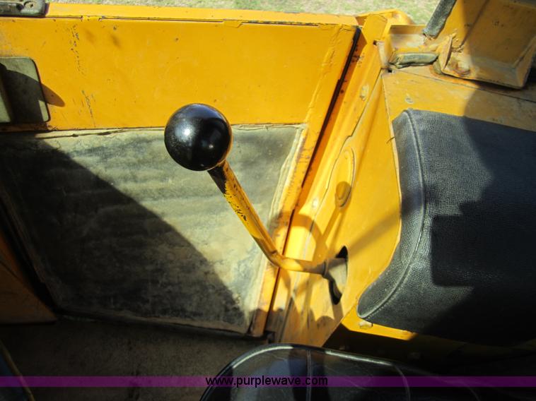 image for item 3800 1983 John Deere 544B wheel loader