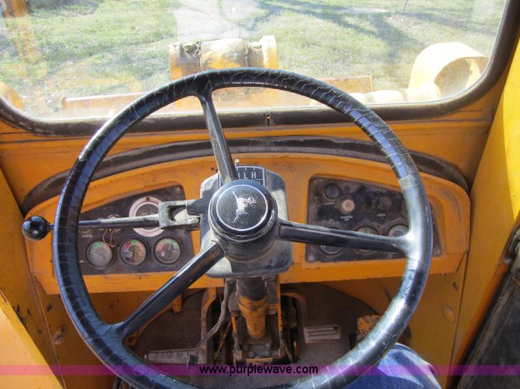 image for item 3800 1983 John Deere 544B wheel loader