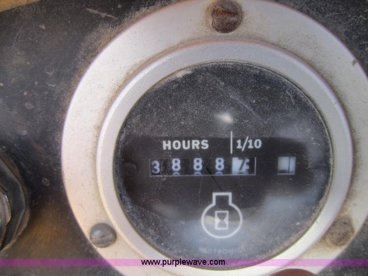 image for item 3800 1983 John Deere 544B wheel loader