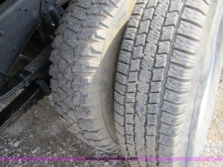 image for item 3826 1992 Ford F350 Super Duty pickup truck