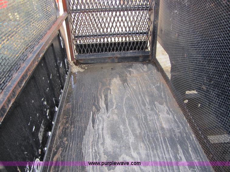 image for item 3826 1992 Ford F350 Super Duty pickup truck