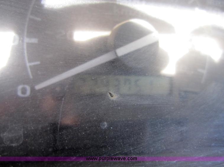 image for item 3826 1992 Ford F350 Super Duty pickup truck