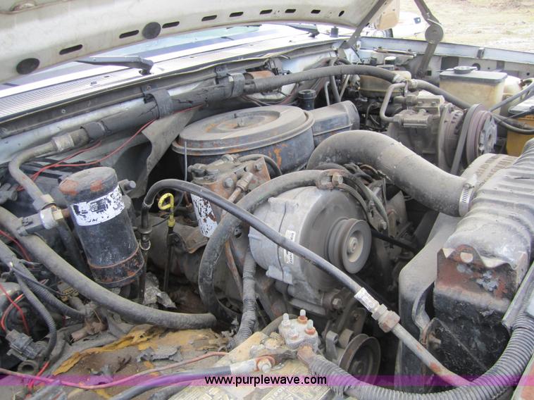 image for item 3826 1992 Ford F350 Super Duty pickup truck