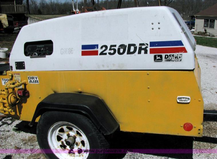 image for item 4440 1999 Superior 612D screw compressor