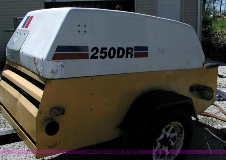 image for item 4440 1999 Superior 612D screw compressor