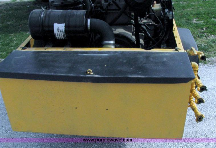 image for item 4440 1999 Superior 612D screw compressor