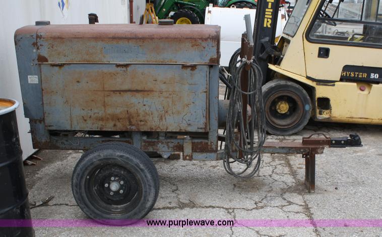 image for item 4812 Lincoln SA-200 arc welder