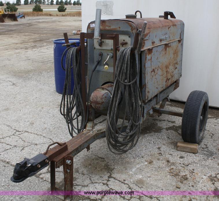 image for item 4812 Lincoln SA-200 arc welder