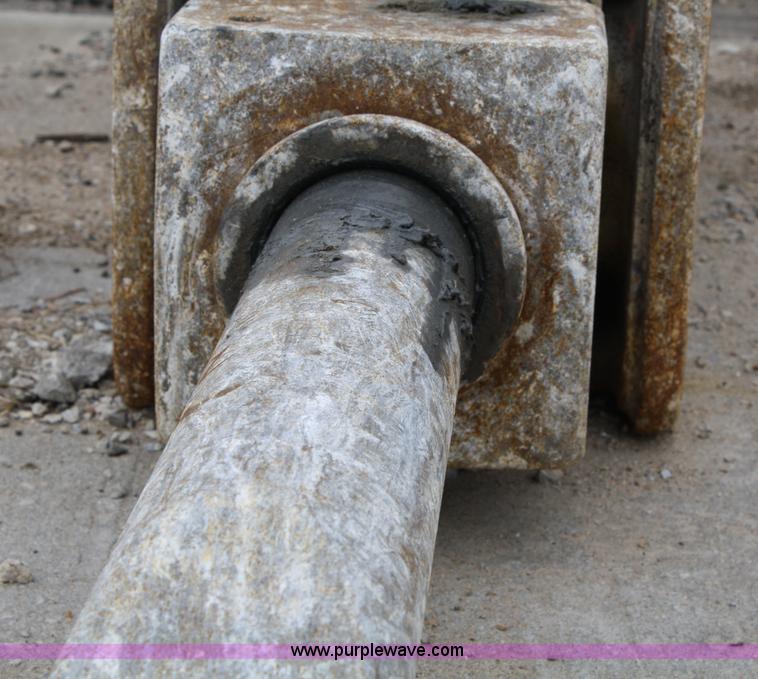 image for item 4814 NPK 10XB hydraulic breaker with bit