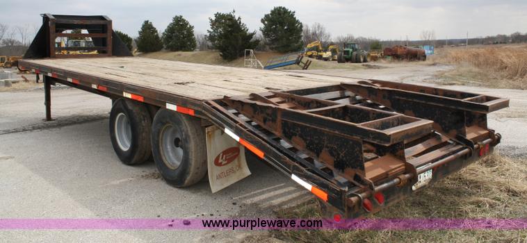 image for item 4816 2000 L & L tandem axle trailer