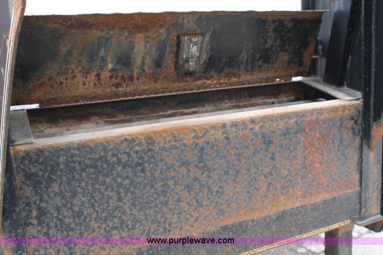 image for item 4816 2000 L & L tandem axle trailer