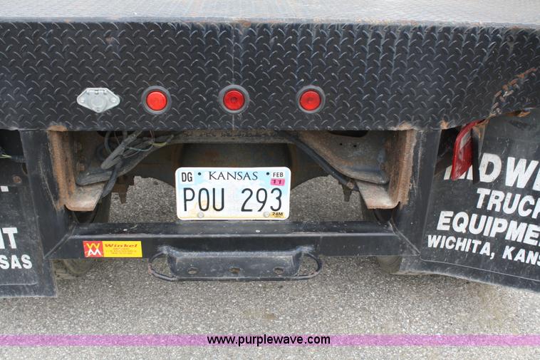 image for item 4818 1991 International 4900 flatbed truck