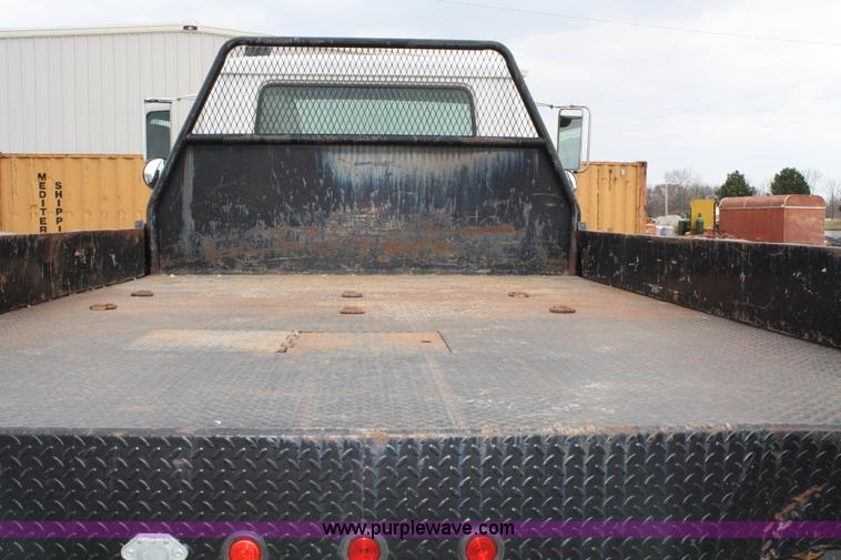 image for item 4818 1991 International 4900 flatbed truck