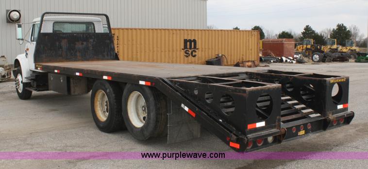image for item 4819 1994 International 4900 flatbed truck