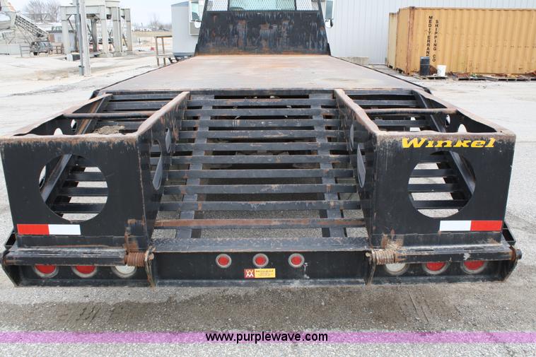 image for item 4819 1994 International 4900 flatbed truck