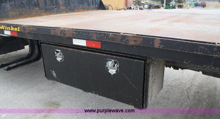 image for item 4819 1994 International 4900 flatbed truck