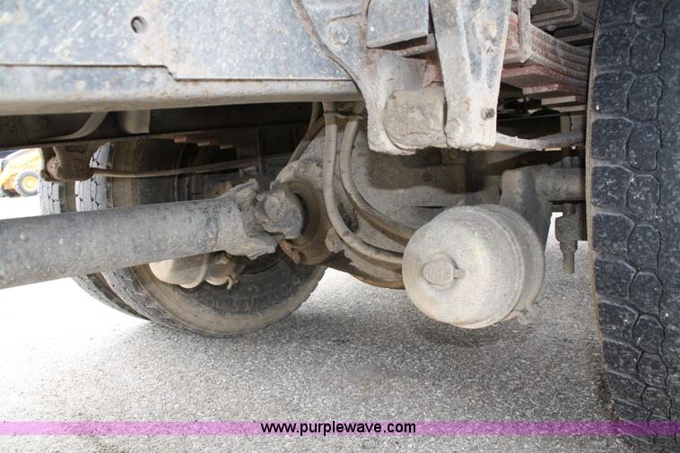 image for item 4819 1994 International 4900 flatbed truck