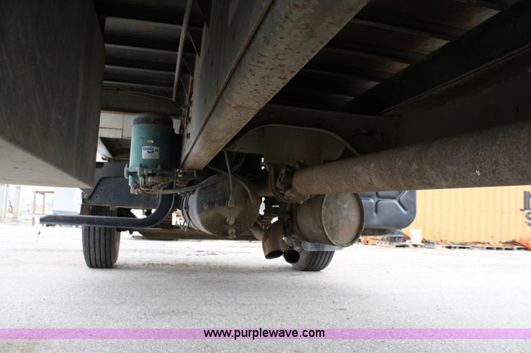 image for item 4819 1994 International 4900 flatbed truck