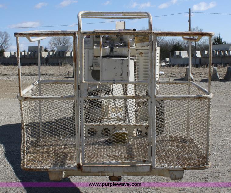 image for item 4930 1984 JLG 40HTR man lift